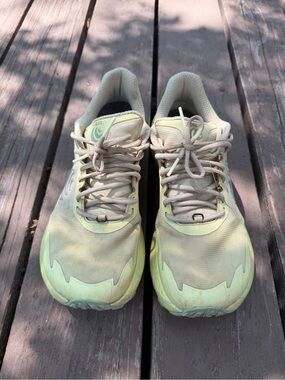 Topo Athletic MTN Racer 4 Size 9